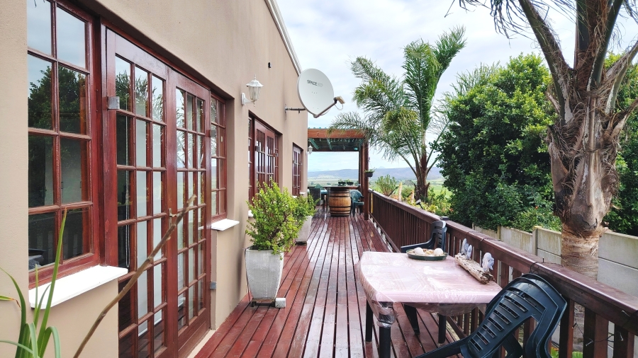 4 Bedroom Property for Sale in Fraaiuitsig Western Cape